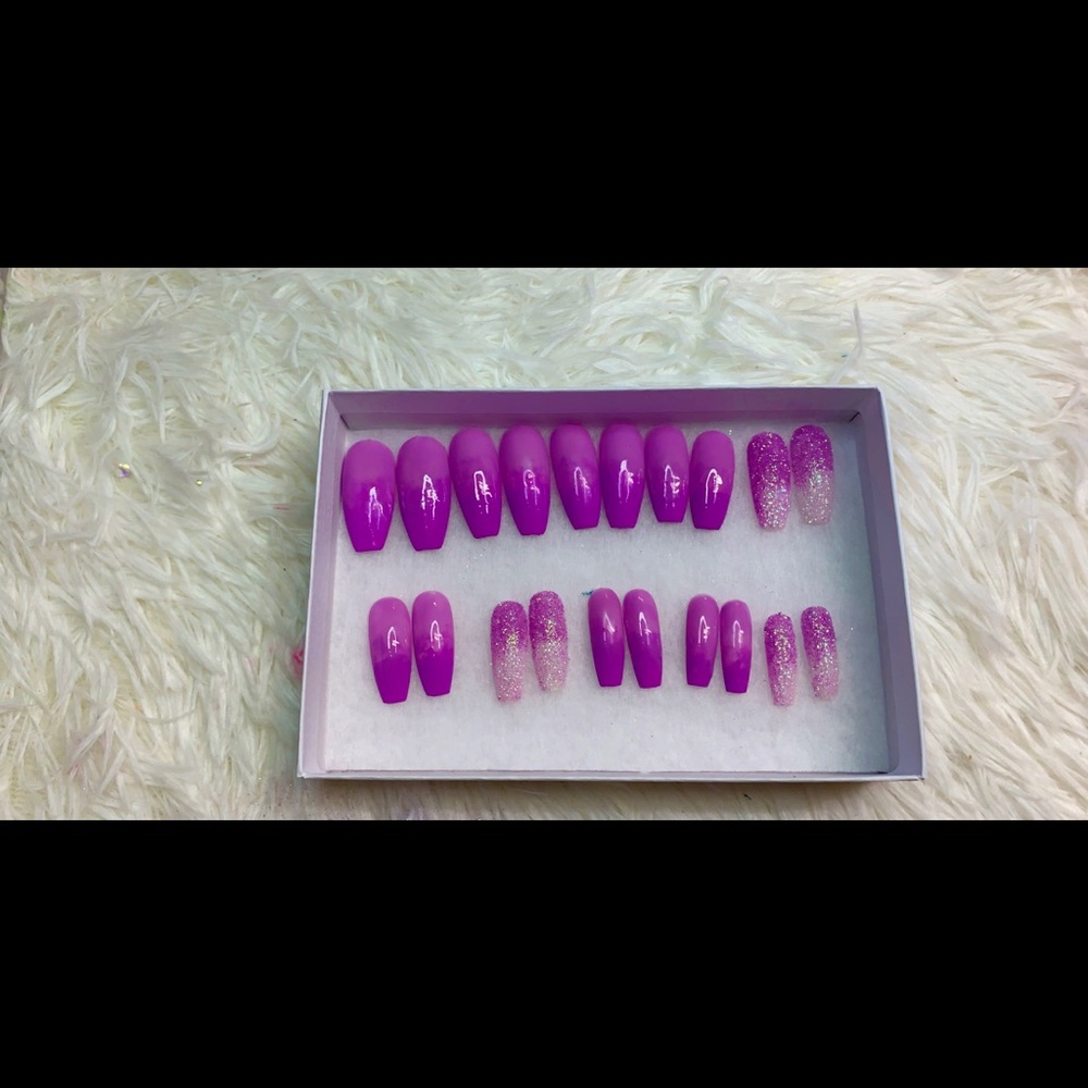 Purple ombré glitter nails